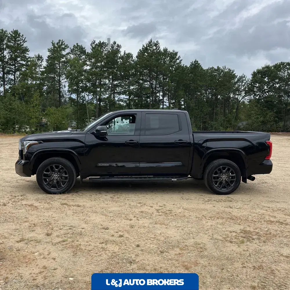2023 Toyota Tundra Platinum HV