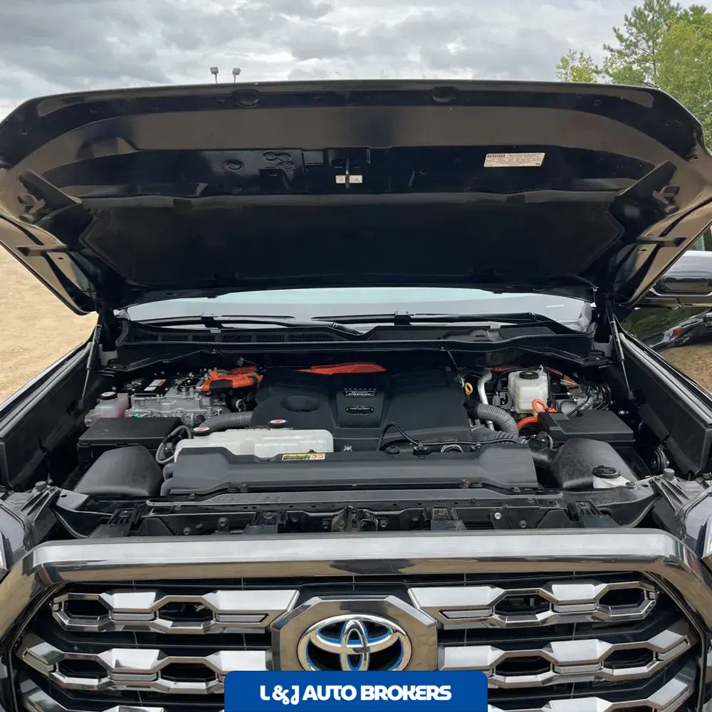 2023 Toyota Tundra Platinum HV