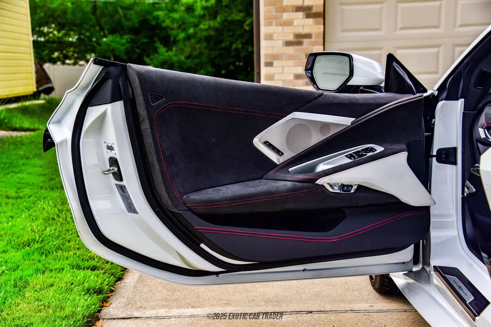 2023 Chevrolet Corvette Stingray Coupe 3LT Z51 70th Anniversary Edition