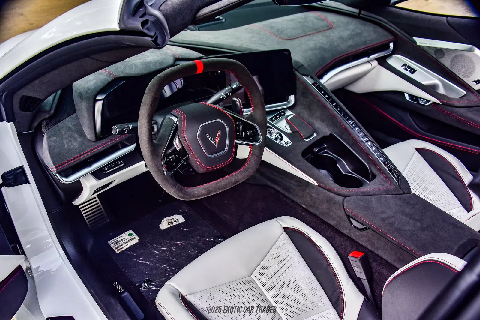 2023 Chevrolet Corvette Stingray Coupe 3LT Z51 70th Anniversary Edition
