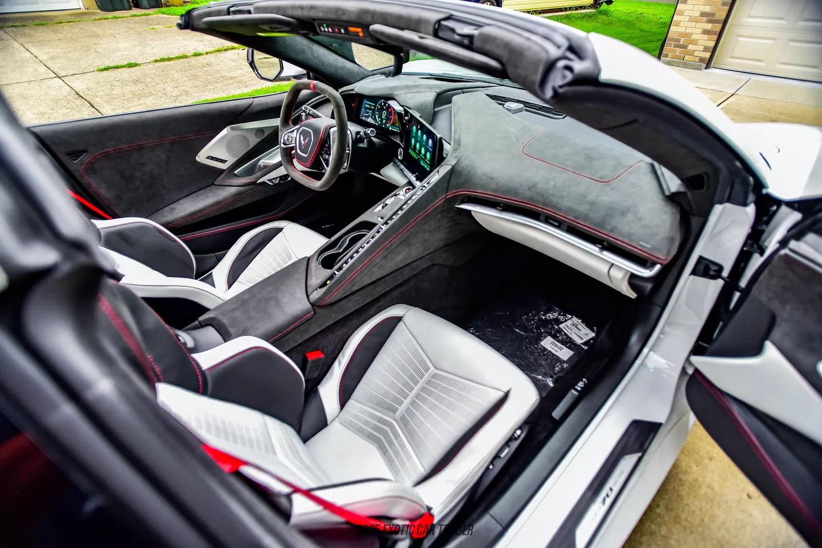 2023 Chevrolet Corvette Stingray Coupe 3LT Z51 70th Anniversary Edition