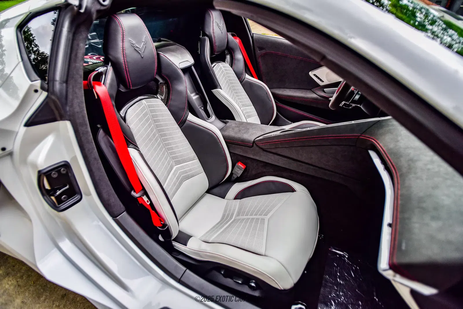 2023 Chevrolet Corvette Stingray Coupe 3LT Z51 70th Anniversary Edition