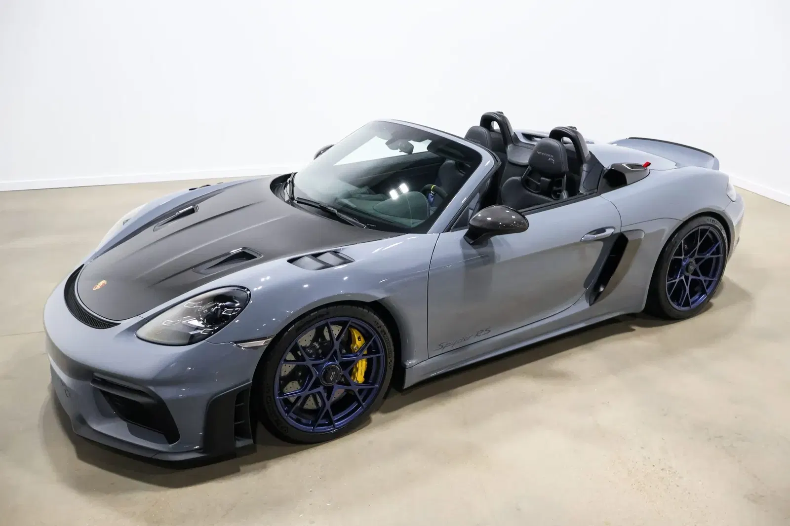 2024 Porsche 718 Spyder RS Weissach