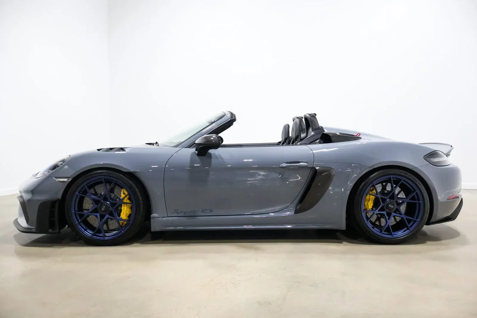 2024 Porsche 718 Spyder RS Weissach