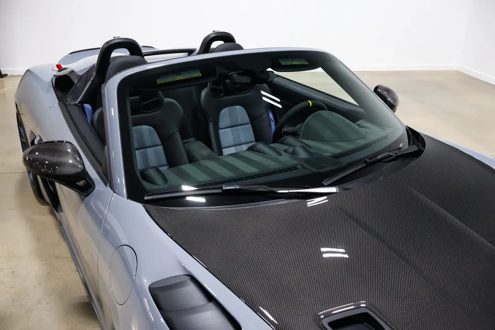 2024 Porsche 718 Spyder RS Weissach