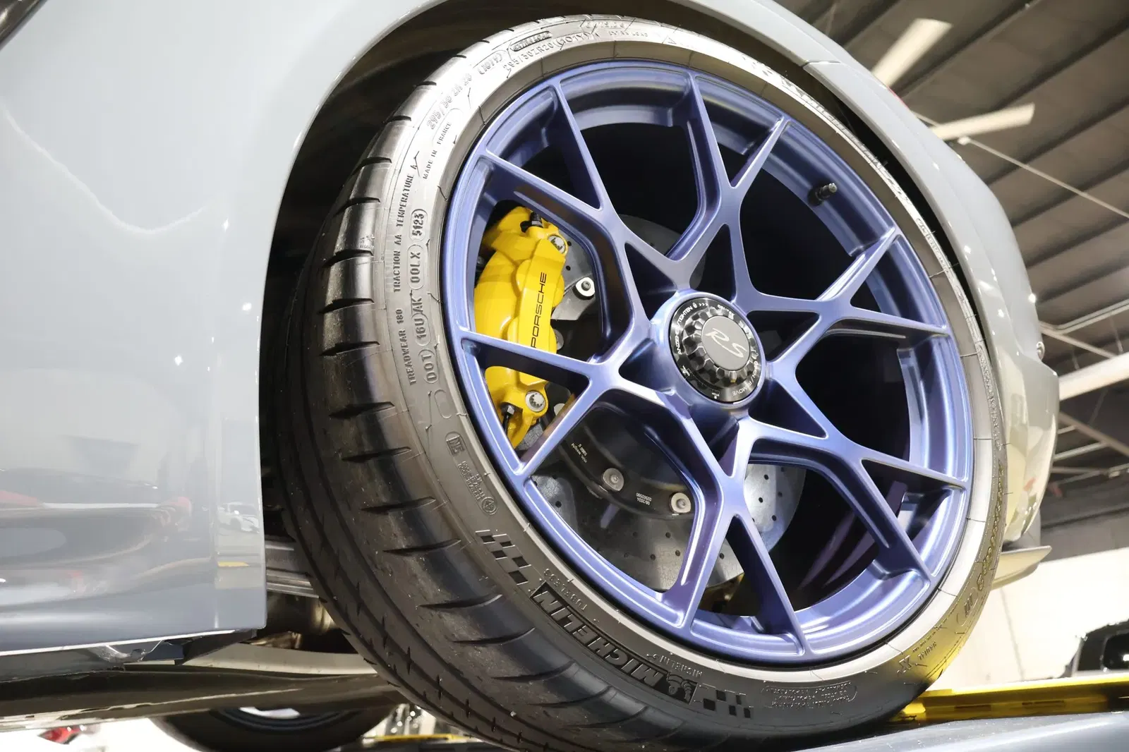 2024 Porsche 718 Spyder RS Weissach