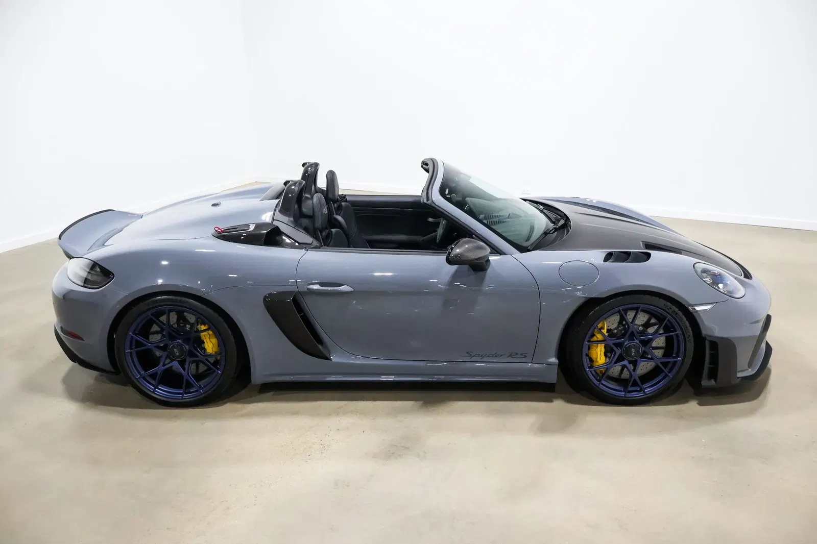2024 Porsche 718 Spyder RS Weissach