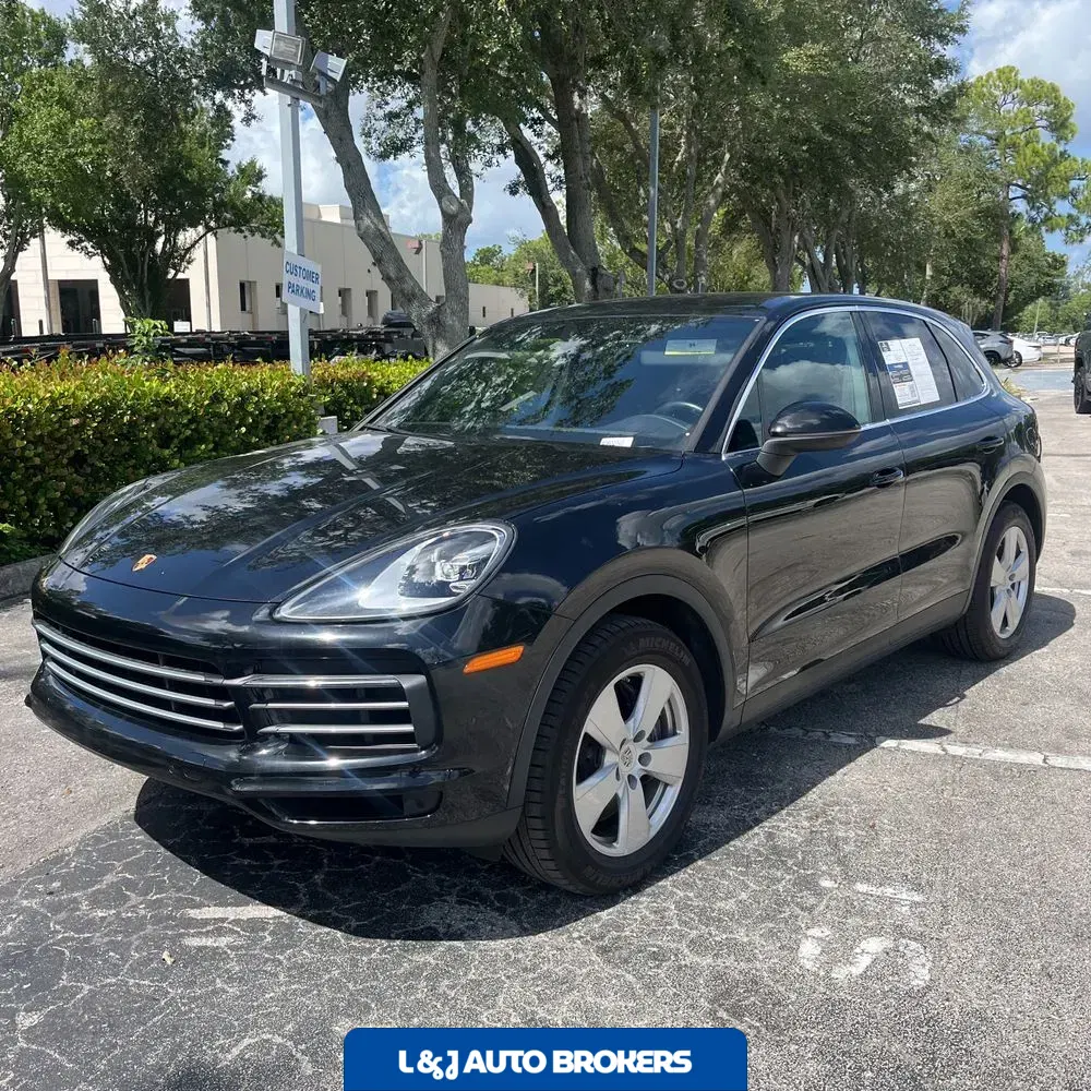 2022 Porsche Cayenne Base