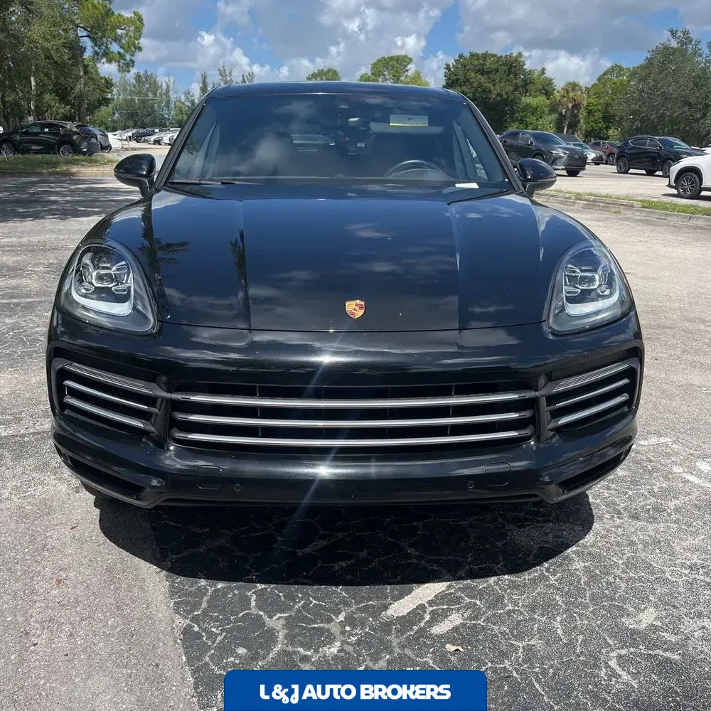 2022 Porsche Cayenne Base