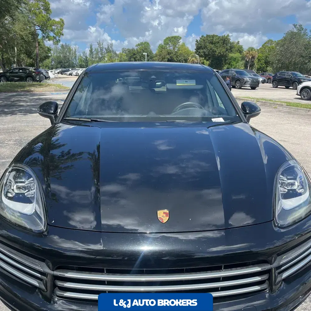 2022 Porsche Cayenne Base