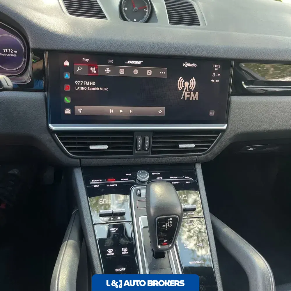 2022 Porsche Cayenne Base