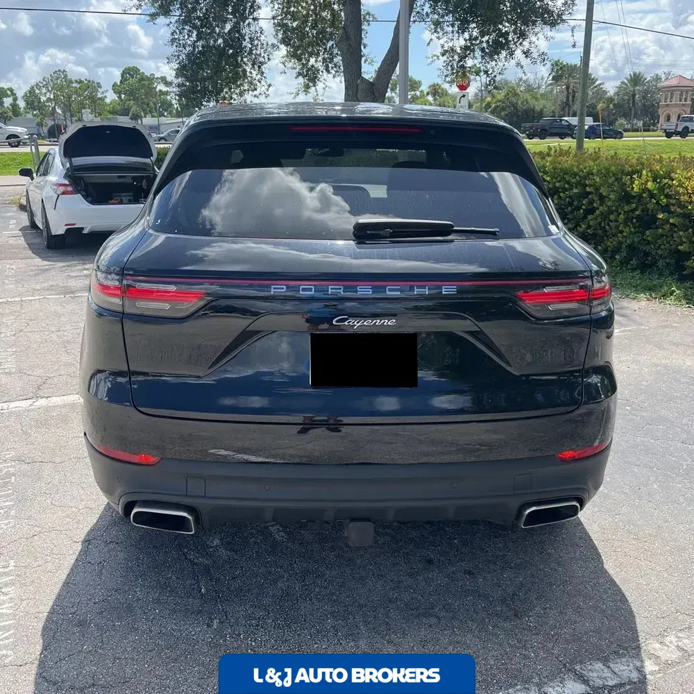 2022 Porsche Cayenne Base