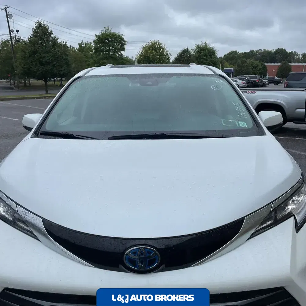 2022 Toyota Sienna Limited 7-Passenger