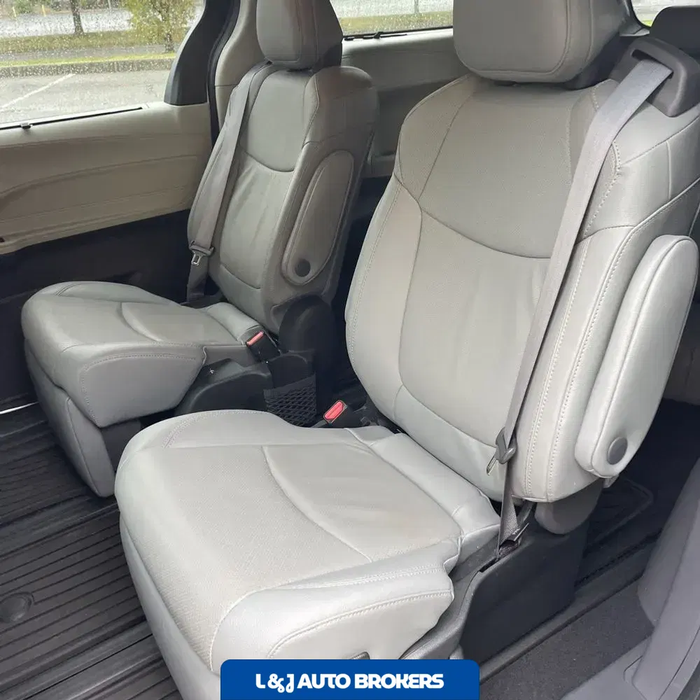 2022 Toyota Sienna Limited 7-Passenger