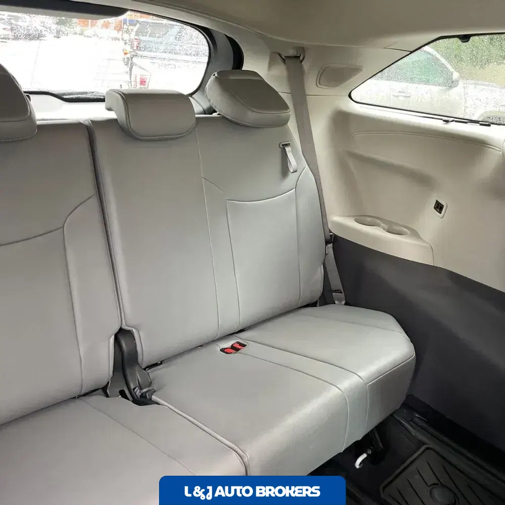 2022 Toyota Sienna Limited 7-Passenger