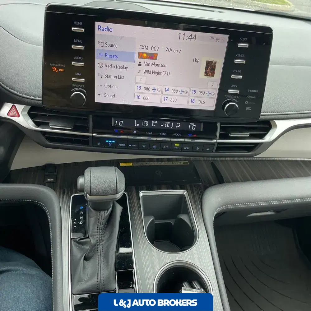 2022 Toyota Sienna Limited 7-Passenger