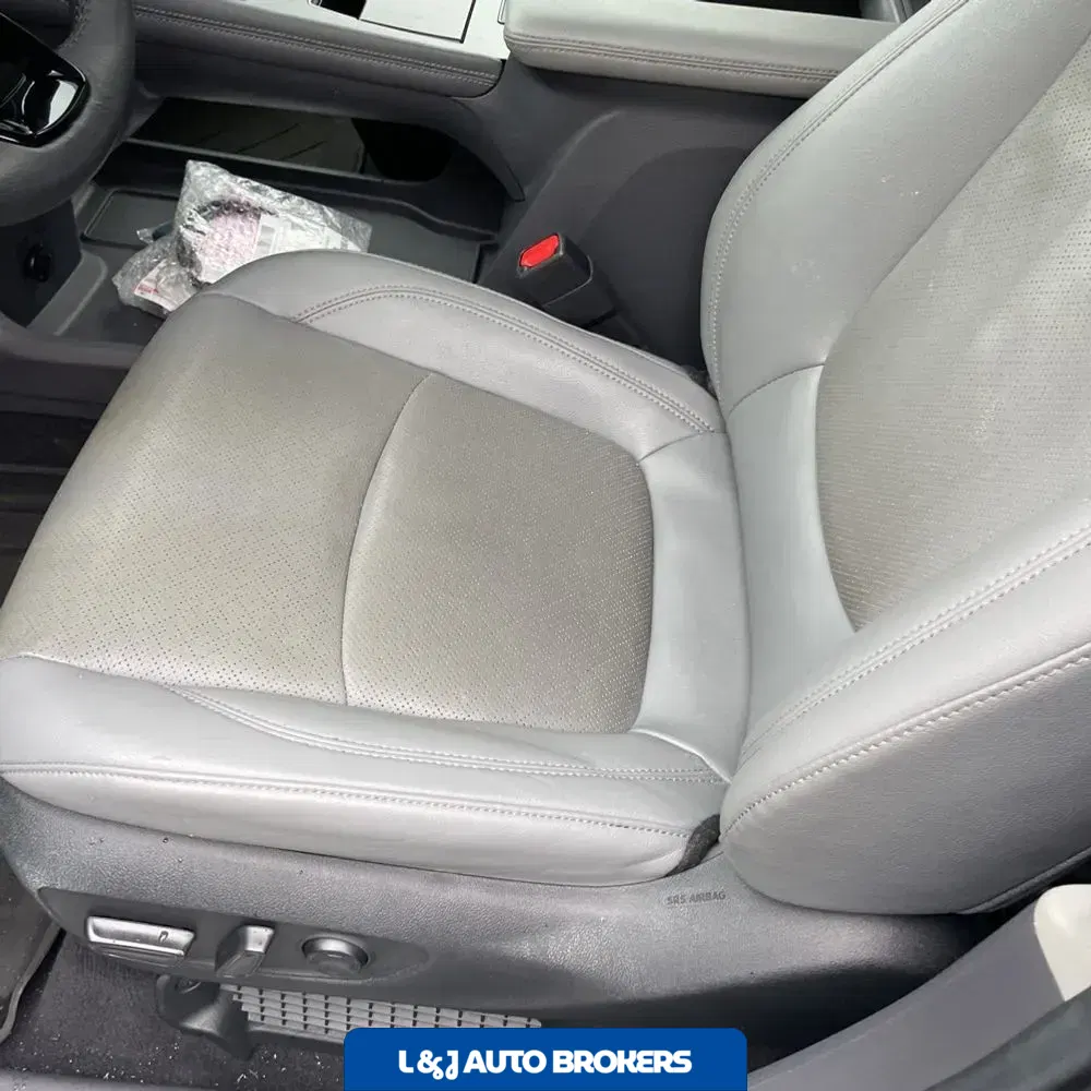 2022 Toyota Sienna Limited 7-Passenger