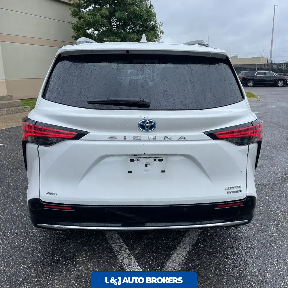2022 Toyota Sienna Limited 7-Passenger