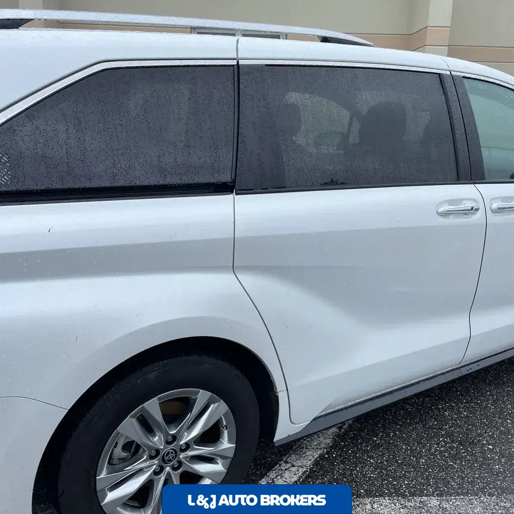 2022 Toyota Sienna Limited 7-Passenger