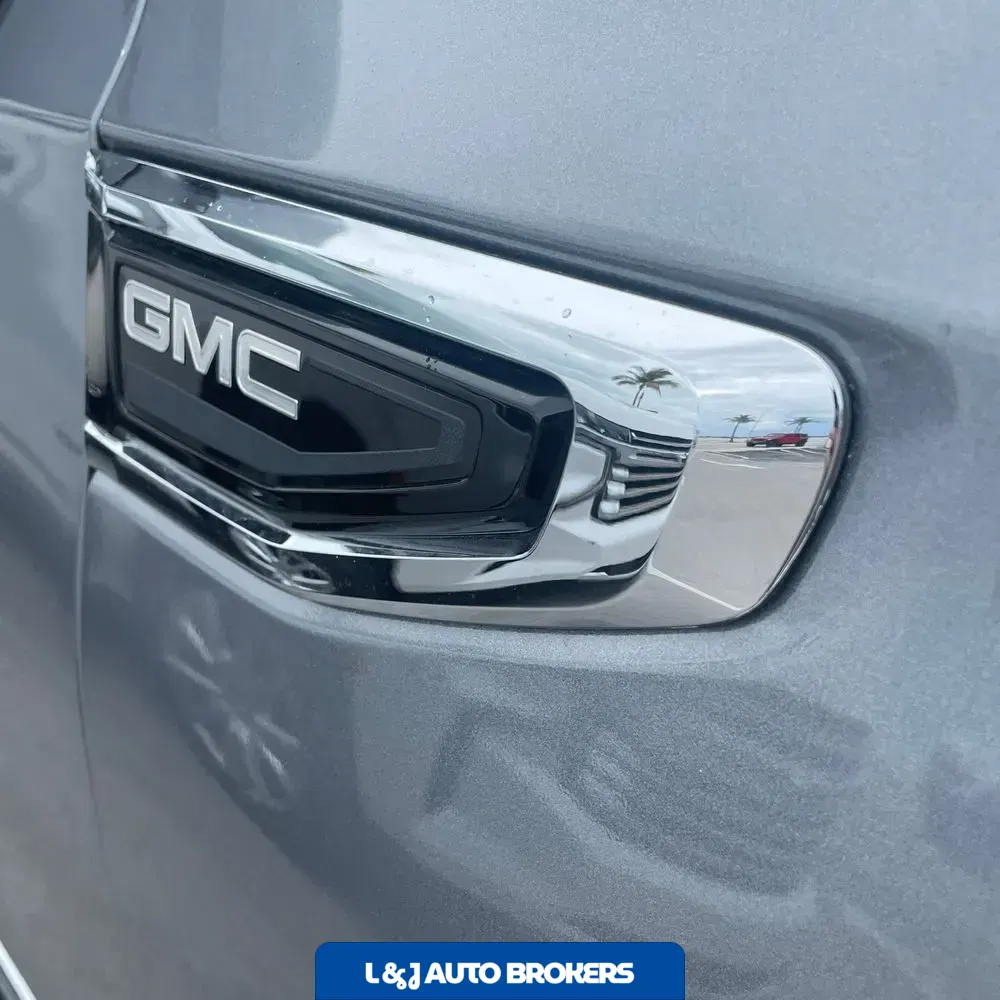 2022 GMC Yukon XL SLT