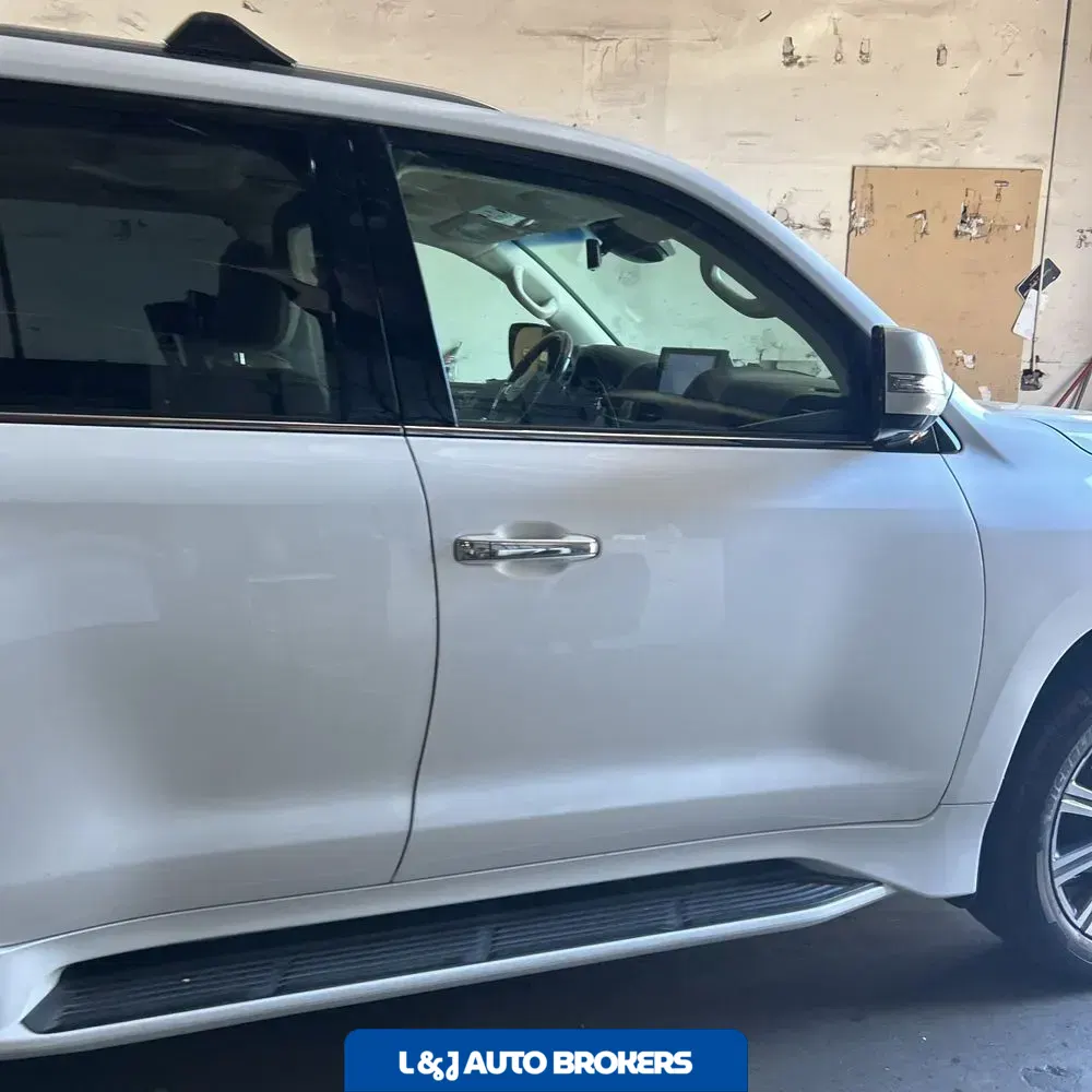 2017 Lexus LX 570 Base