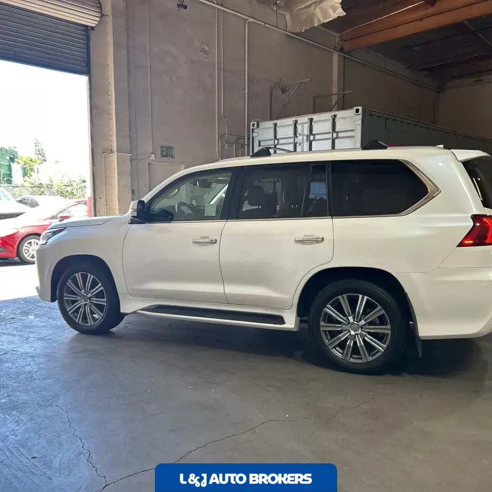 2017 Lexus LX 570 Base