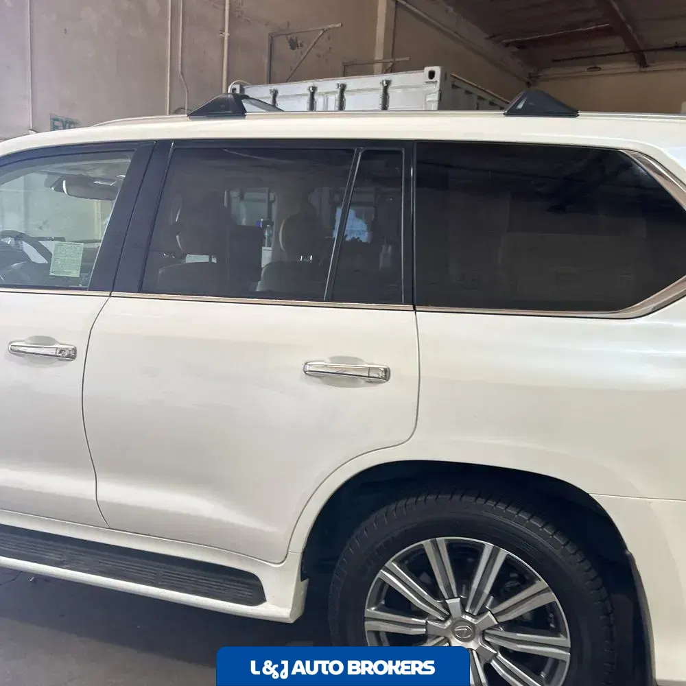 2017 Lexus LX 570 Base