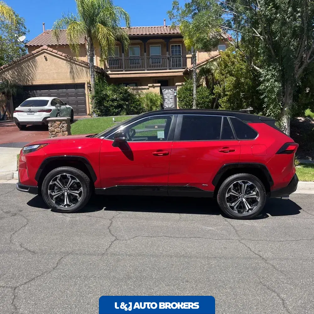2025 Toyota RAV4 Plug-in Hybrid XSE