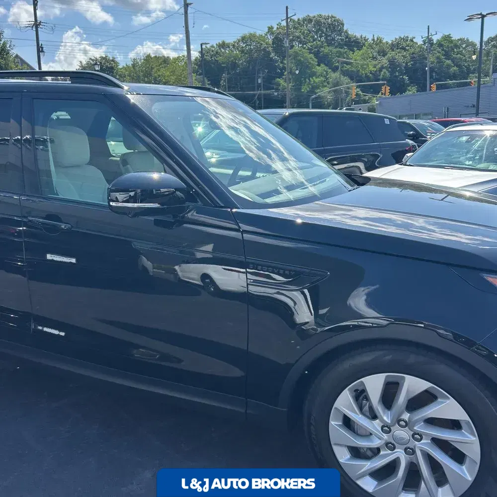 2025 Land Rover Discovery S P300