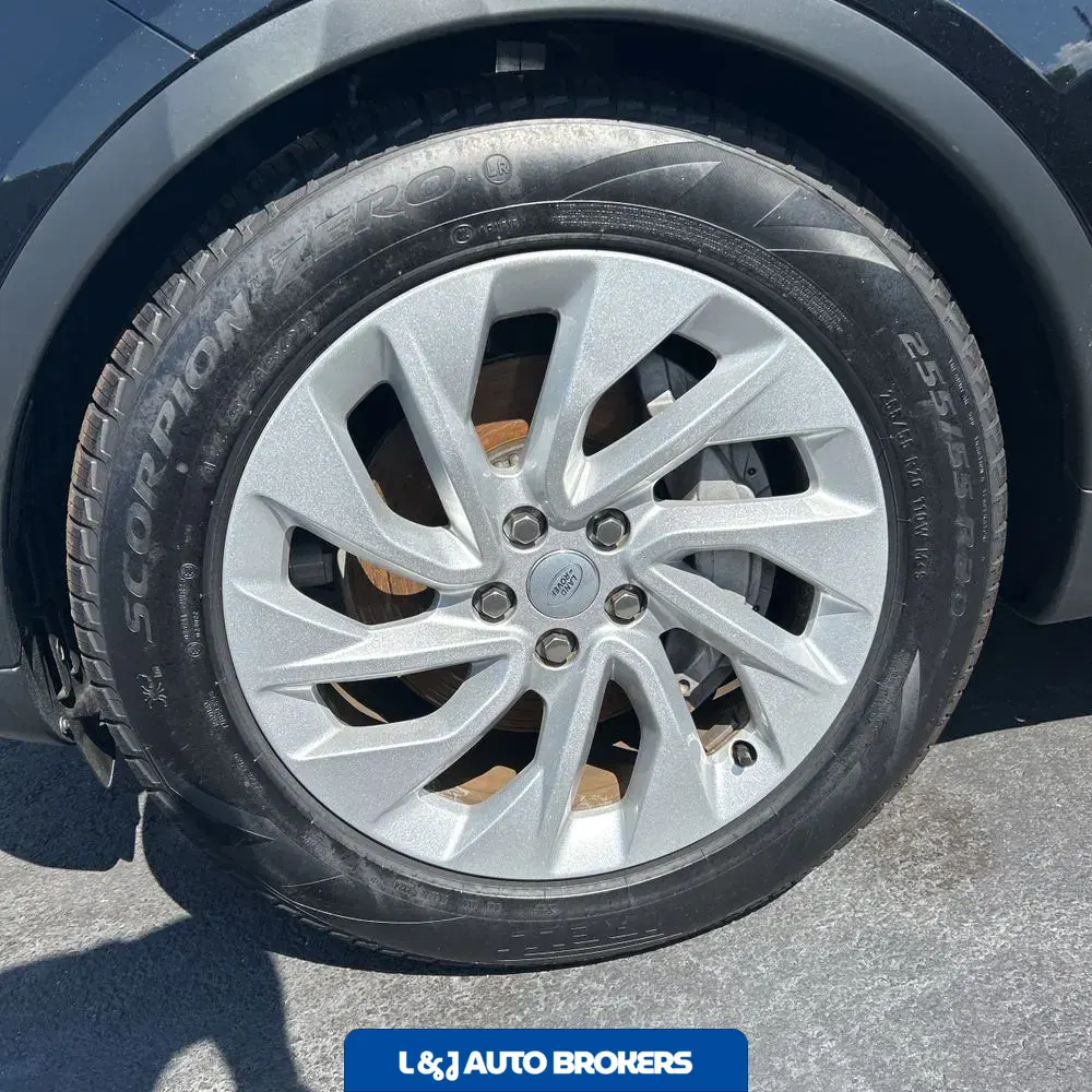 2025 Land Rover Discovery S P300