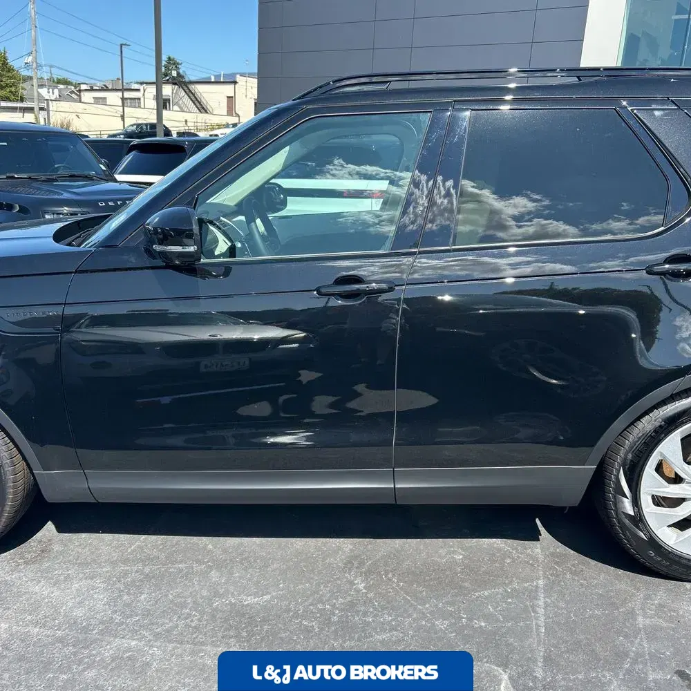 2025 Land Rover Discovery S P300