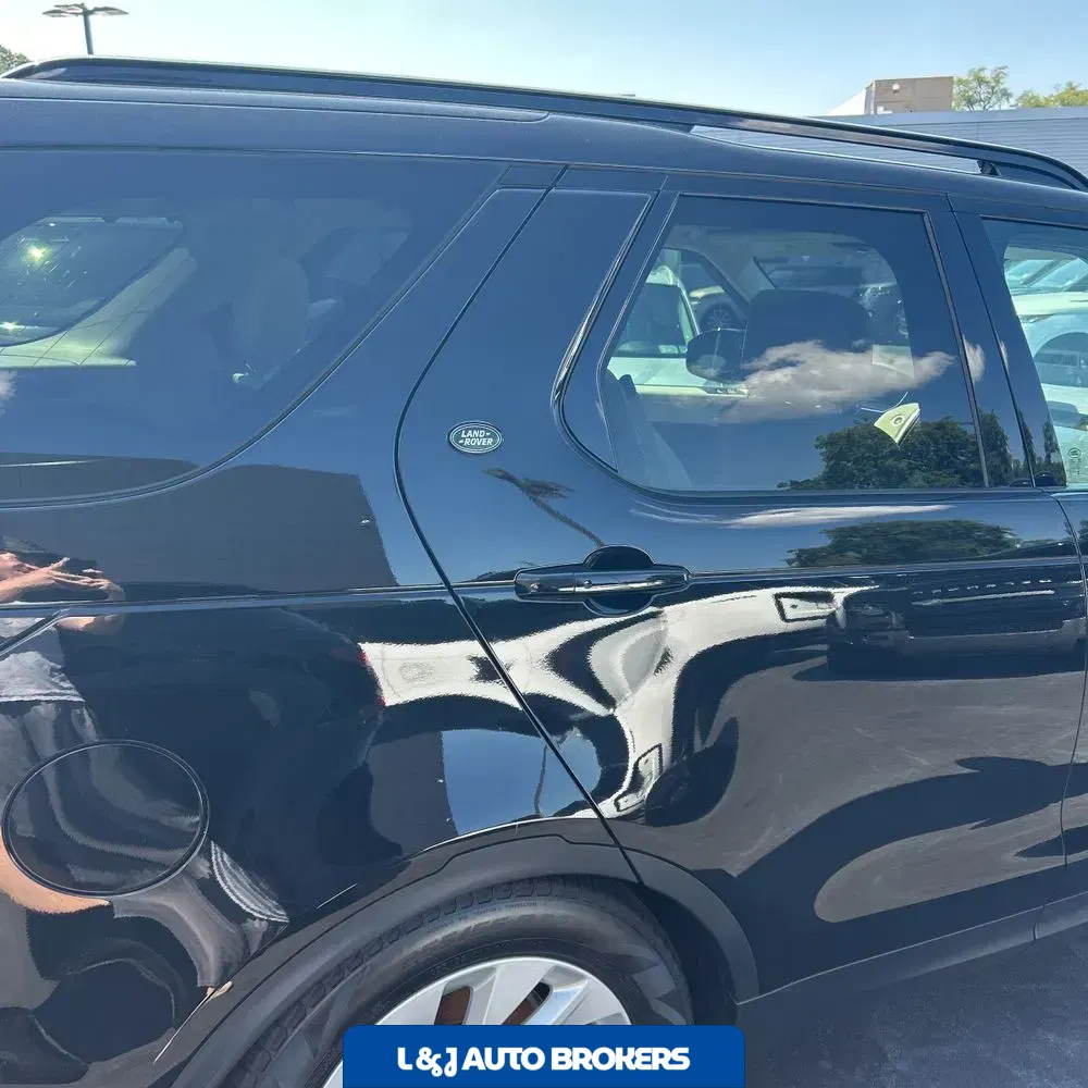2025 Land Rover Discovery S P300