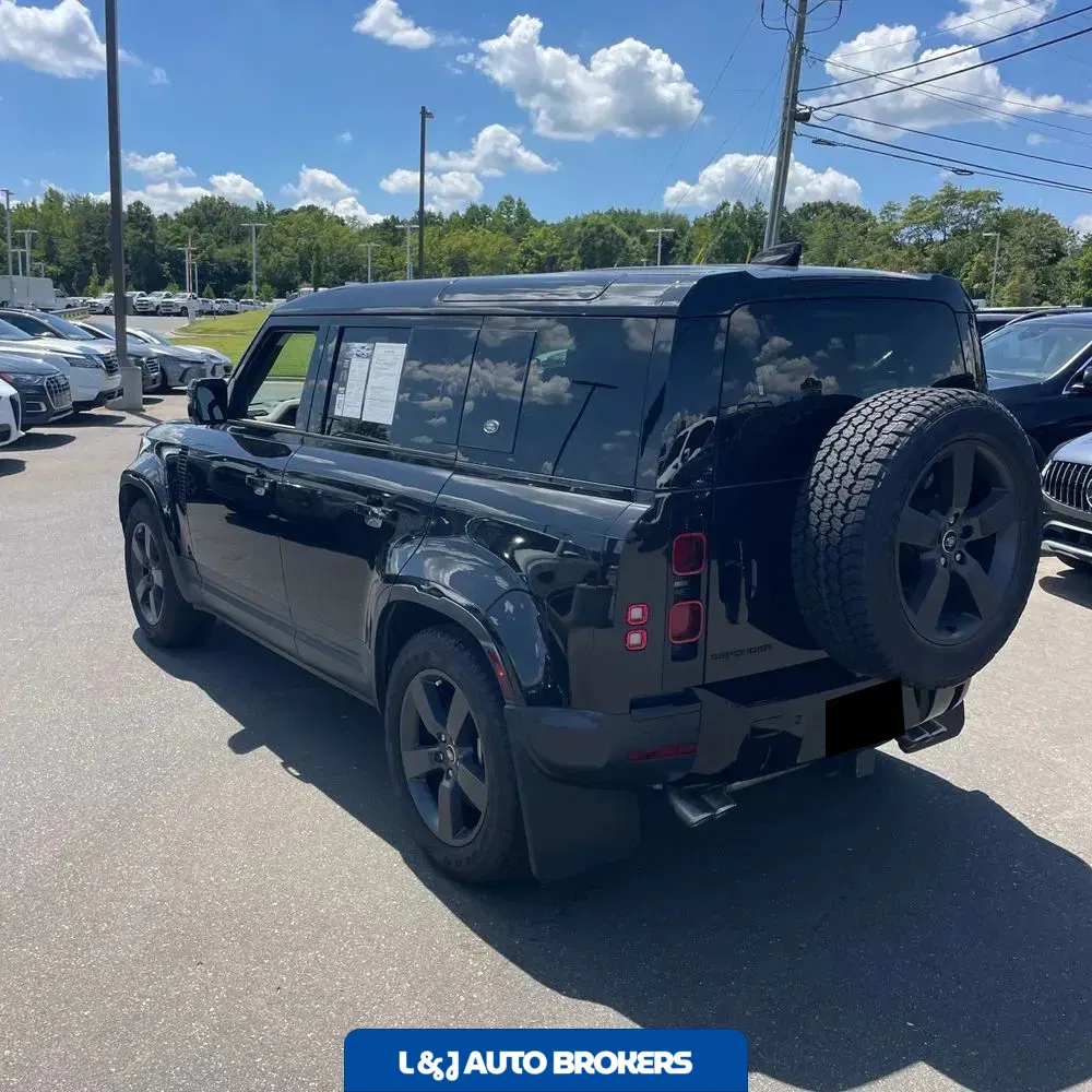 2024 Land Rover Defender 110 V8 P500 SE