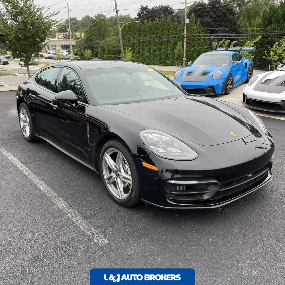 2022 Porsche Panamera 4