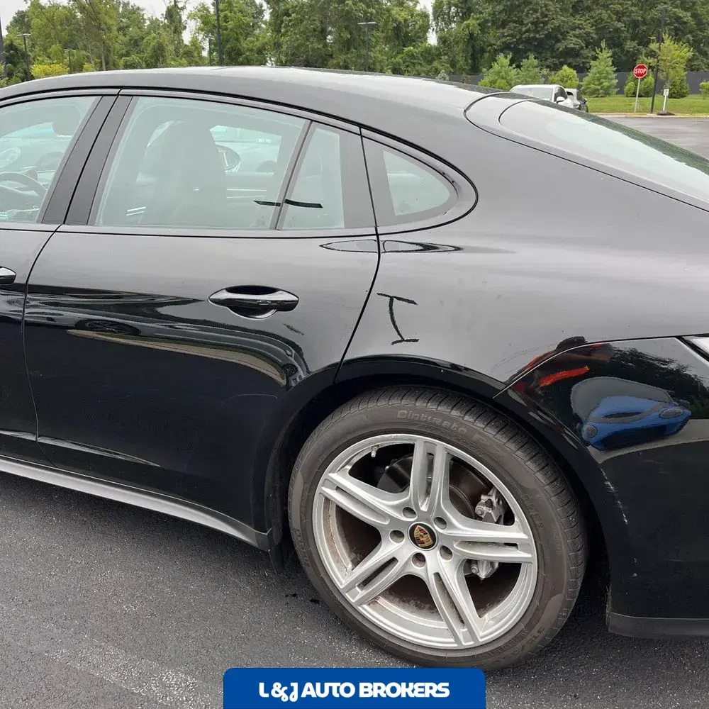 2022 Porsche Panamera 4