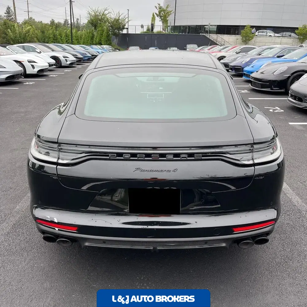 2022 Porsche Panamera 4