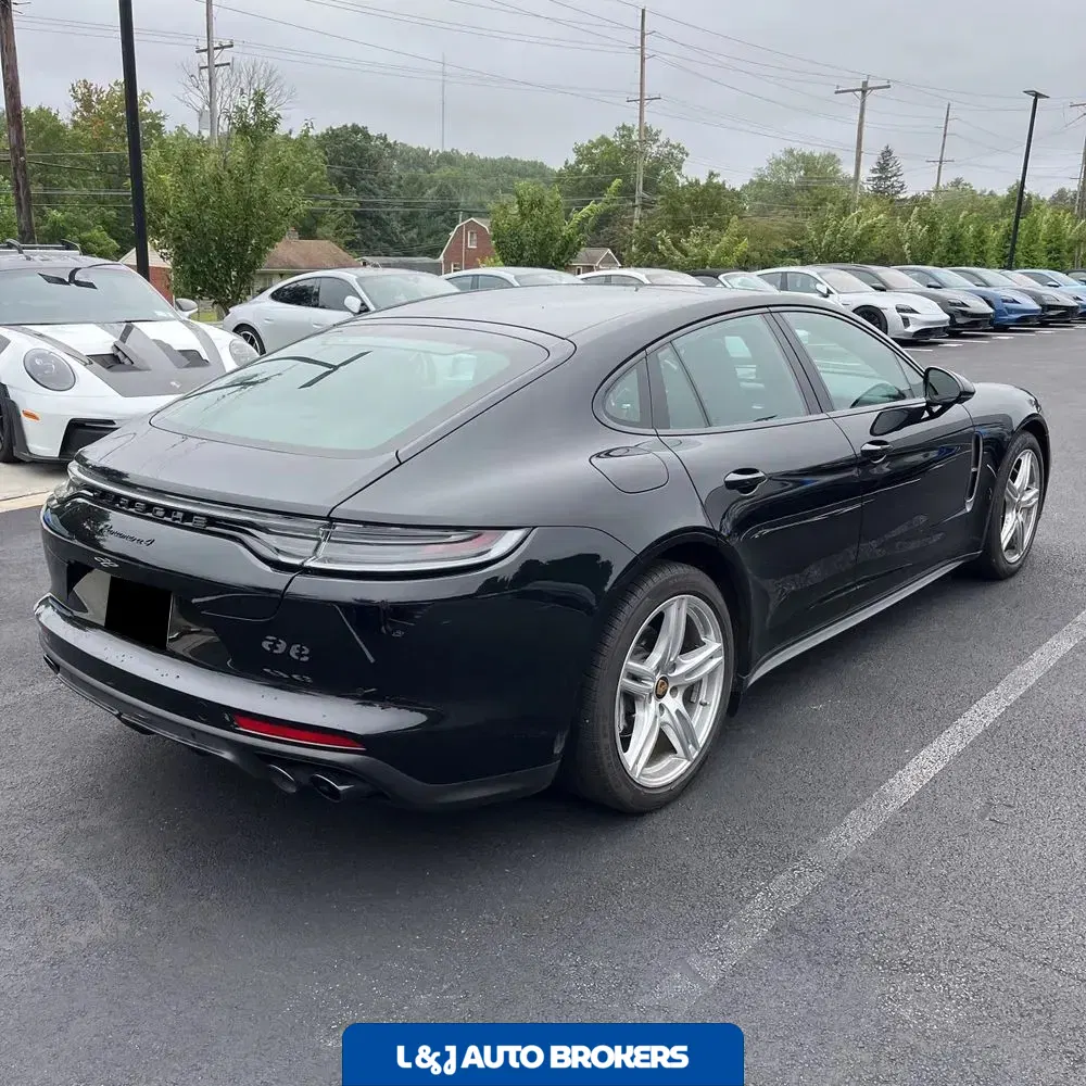 2022 Porsche Panamera 4