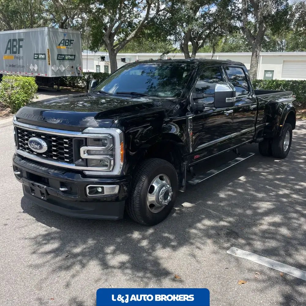 2023 Ford F-350 Super Duty Platinum