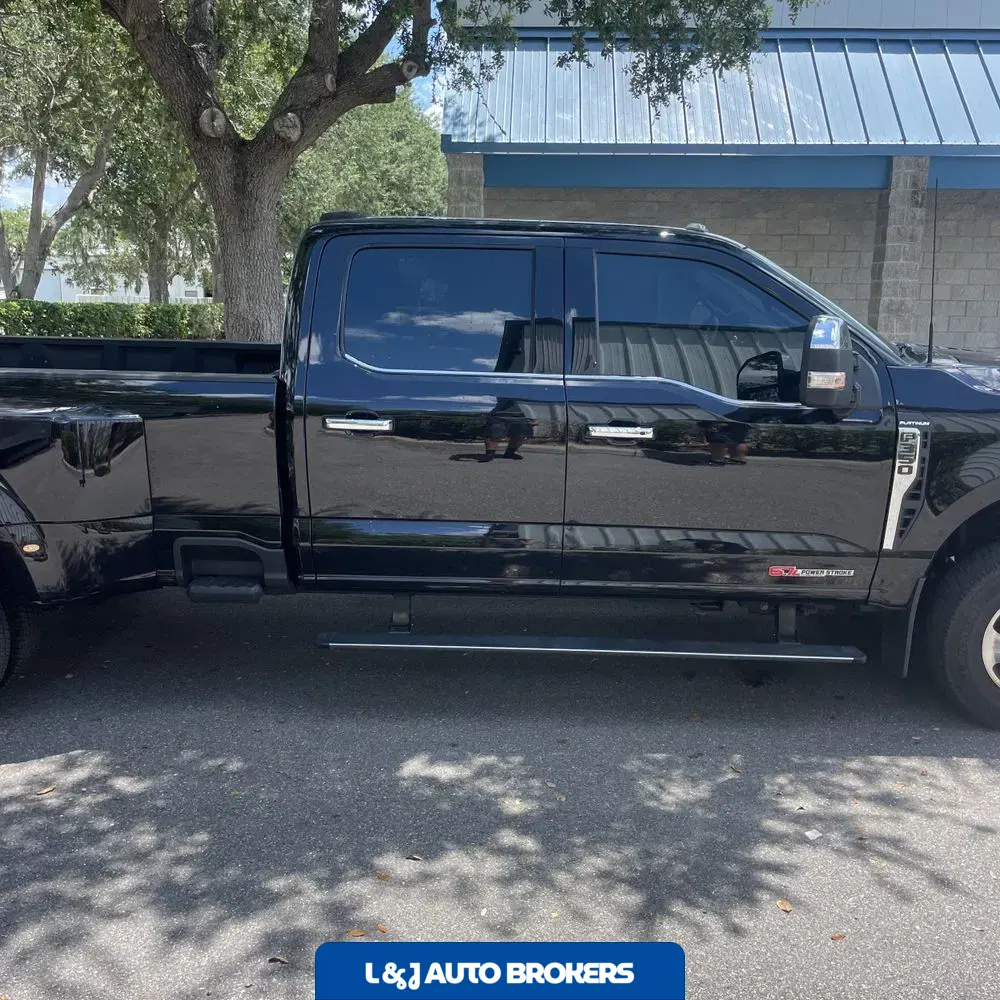 2023 Ford F-350 Super Duty Platinum