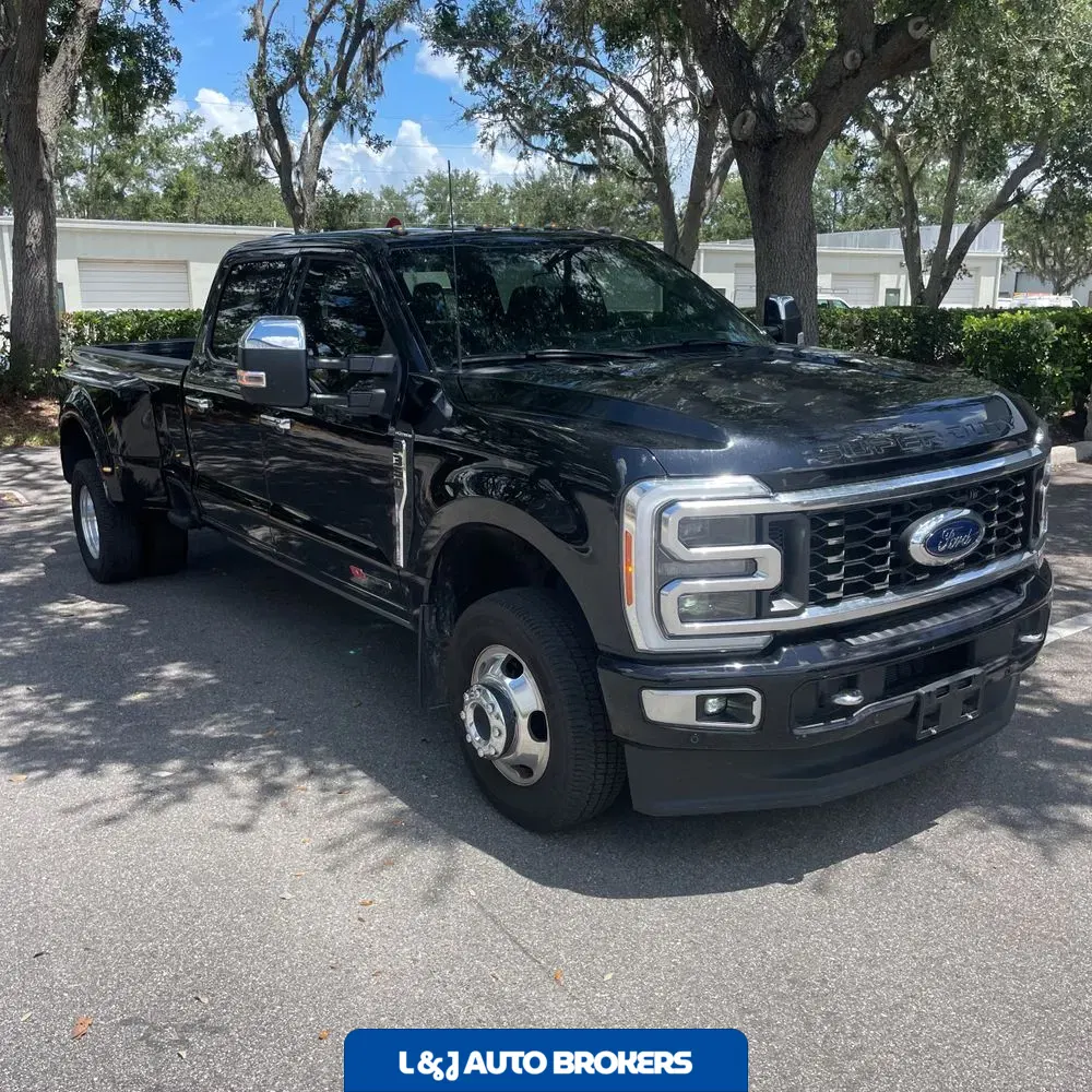 2023 Ford F-350 Super Duty Platinum
