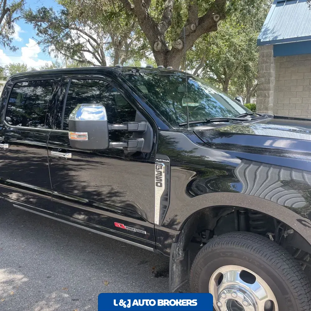 2023 Ford F-350 Super Duty Platinum