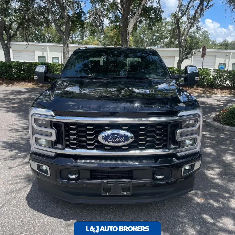 2023 Ford F-350 Super Duty Platinum