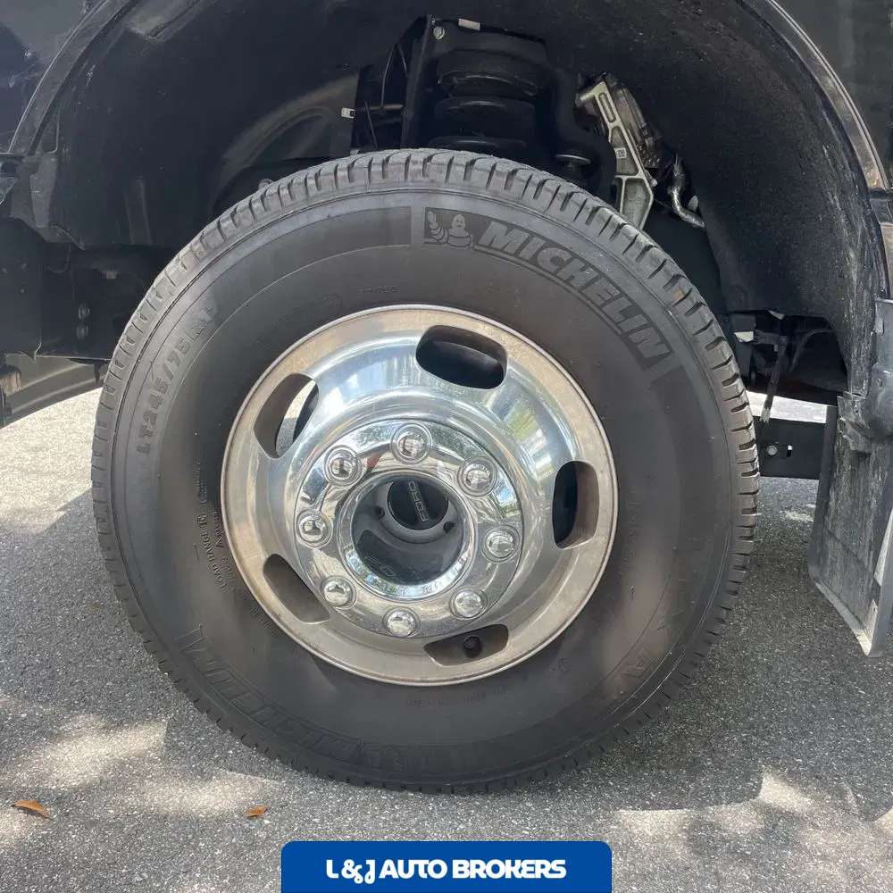 2023 Ford F-350 Super Duty Platinum