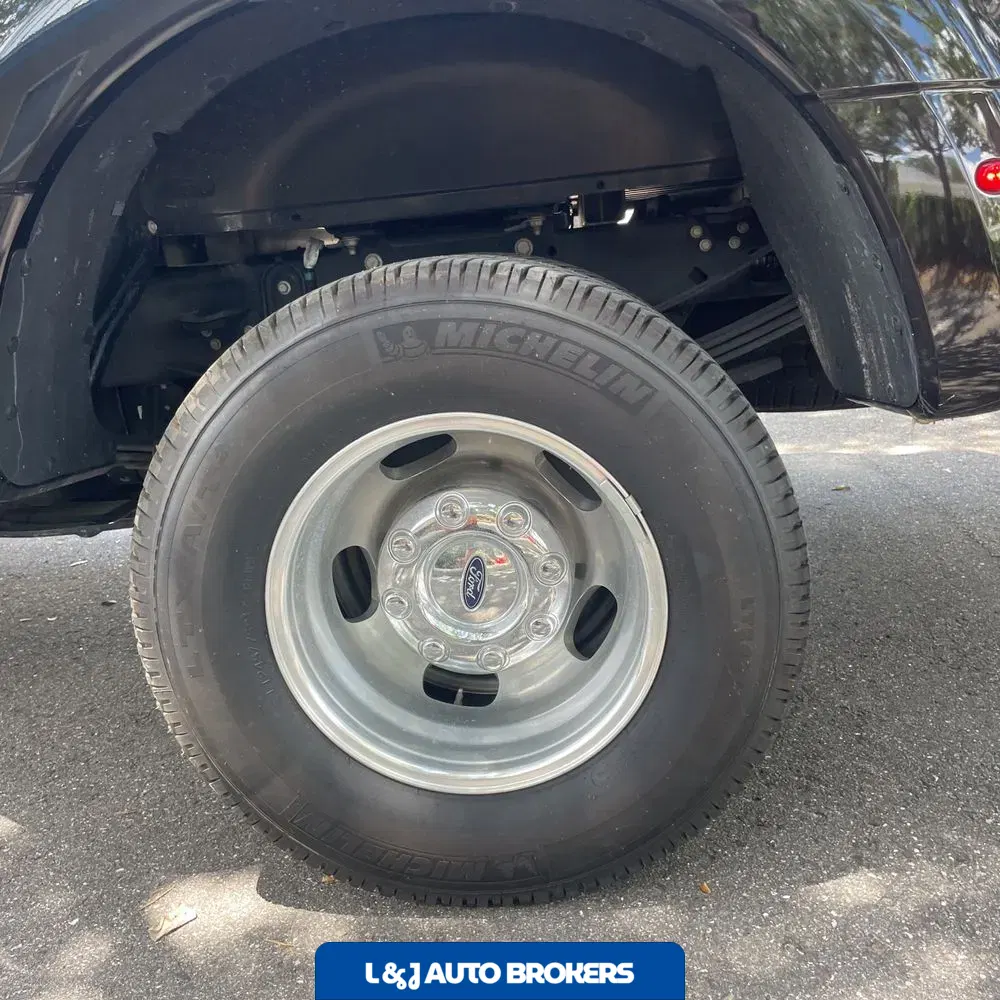 2023 Ford F-350 Super Duty Platinum