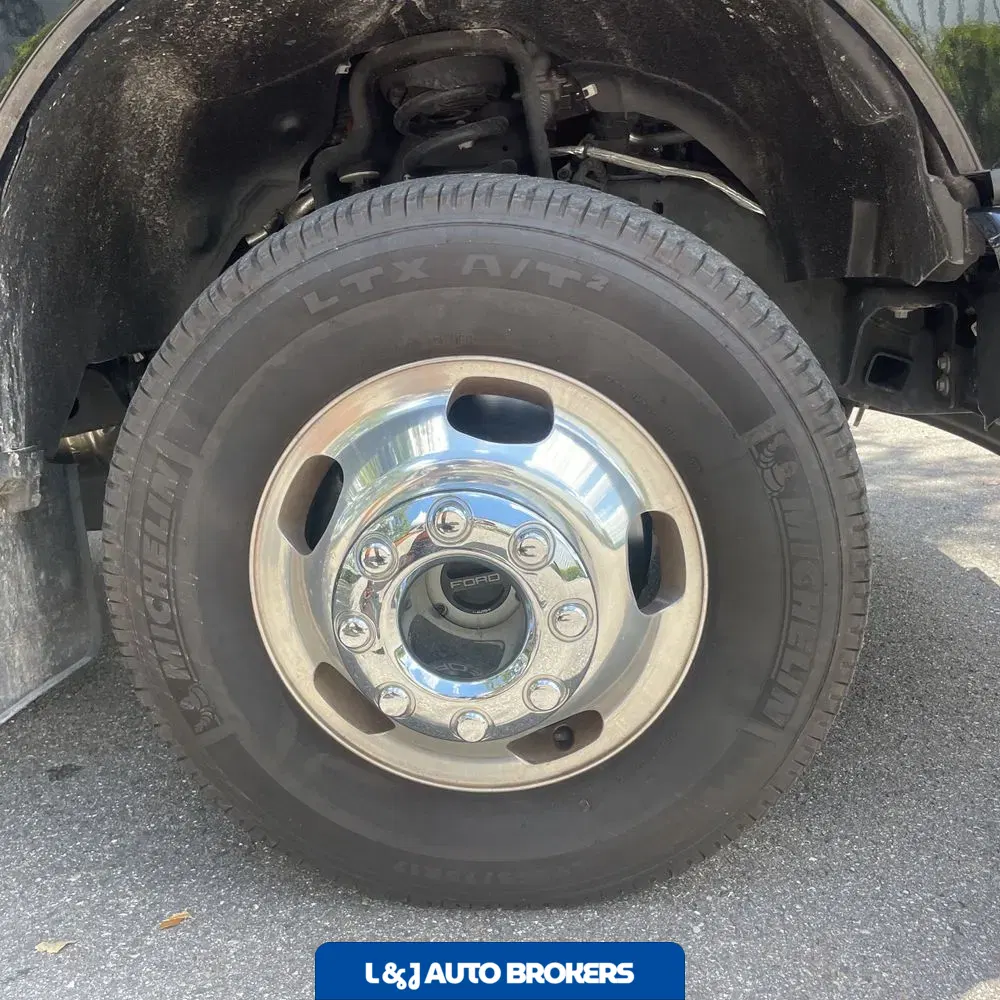 2023 Ford F-350 Super Duty Platinum