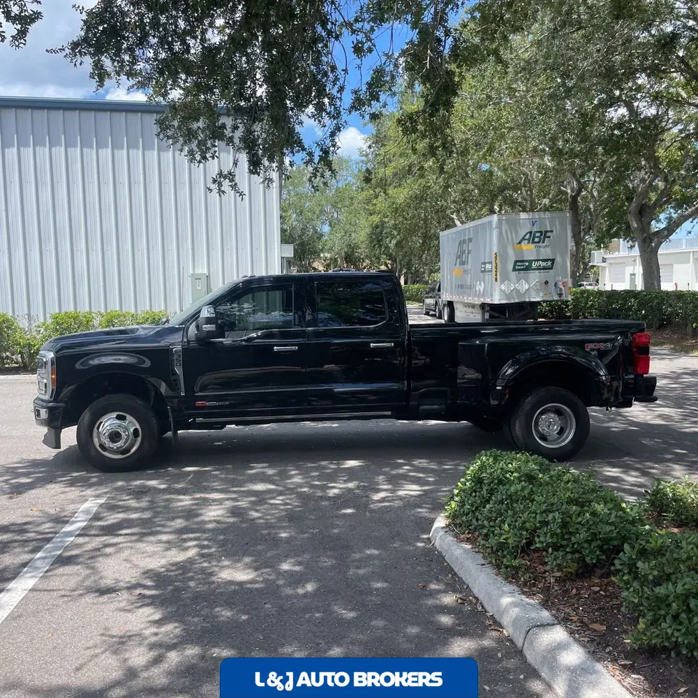 2023 Ford F-350 Super Duty Platinum