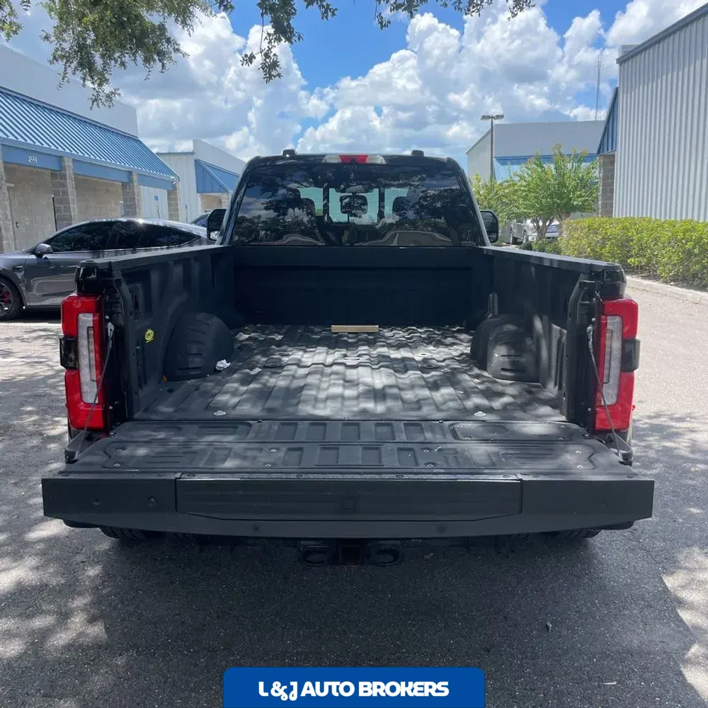 2023 Ford F-350 Super Duty Platinum