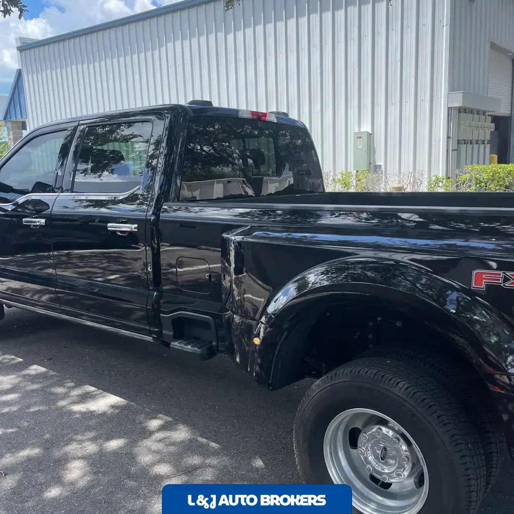 2023 Ford F-350 Super Duty Platinum