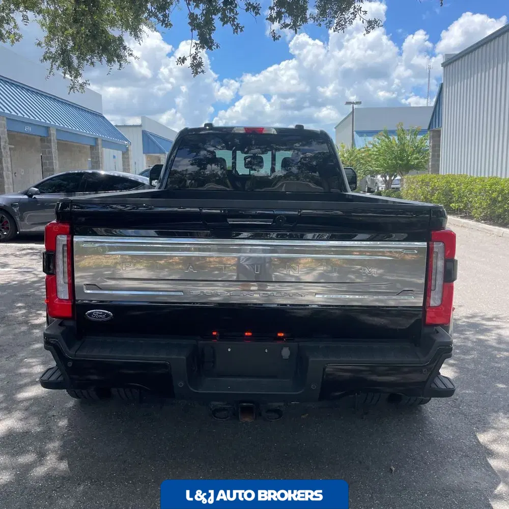 2023 Ford F-350 Super Duty Platinum