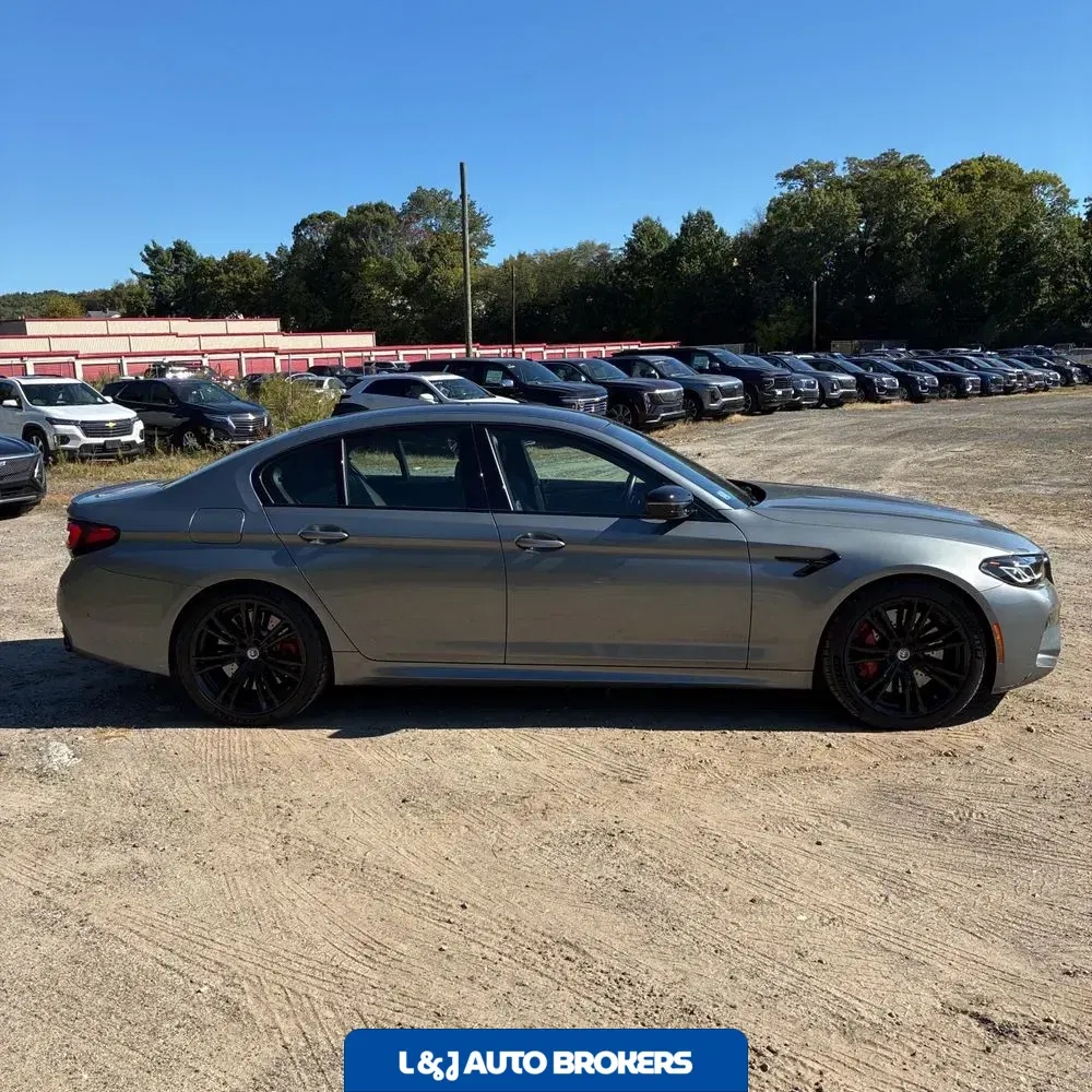2023 BMW M5